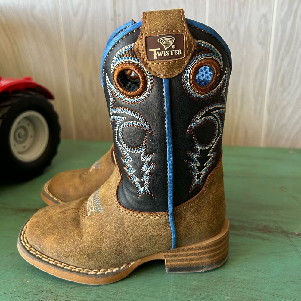 Boys twister boots. Worn a few times before he outgrew them
